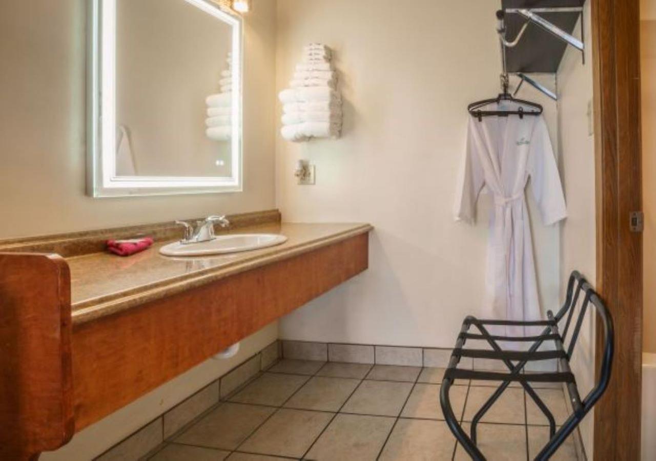 Shady Acre Inn And Suites Branson West Esterno foto