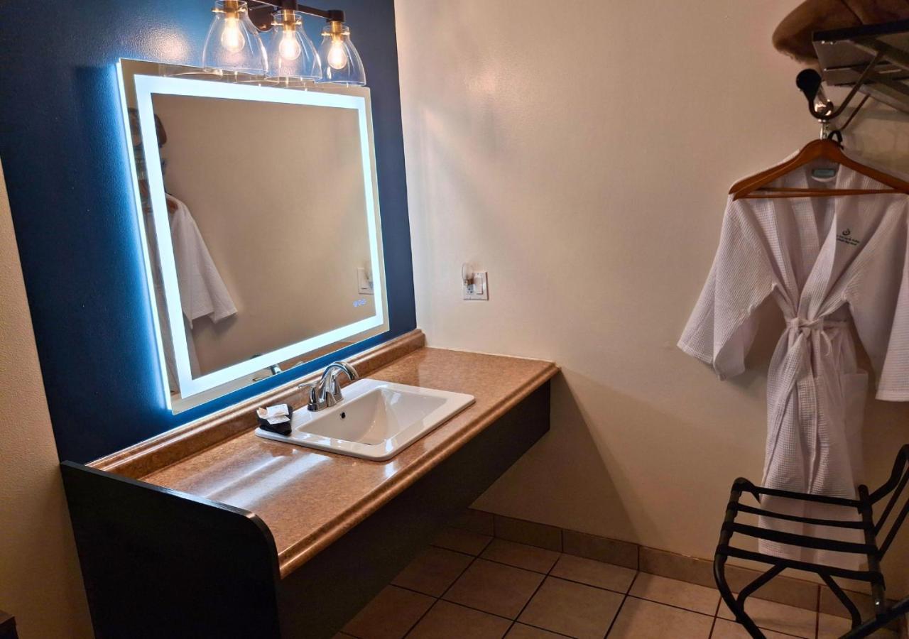 Shady Acre Inn And Suites Branson West Esterno foto