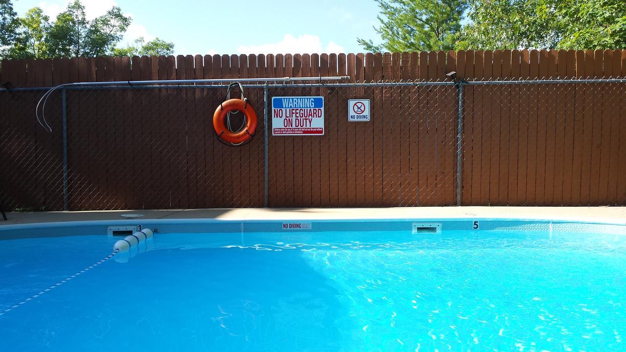 Shady Acre Inn And Suites Branson West Esterno foto
