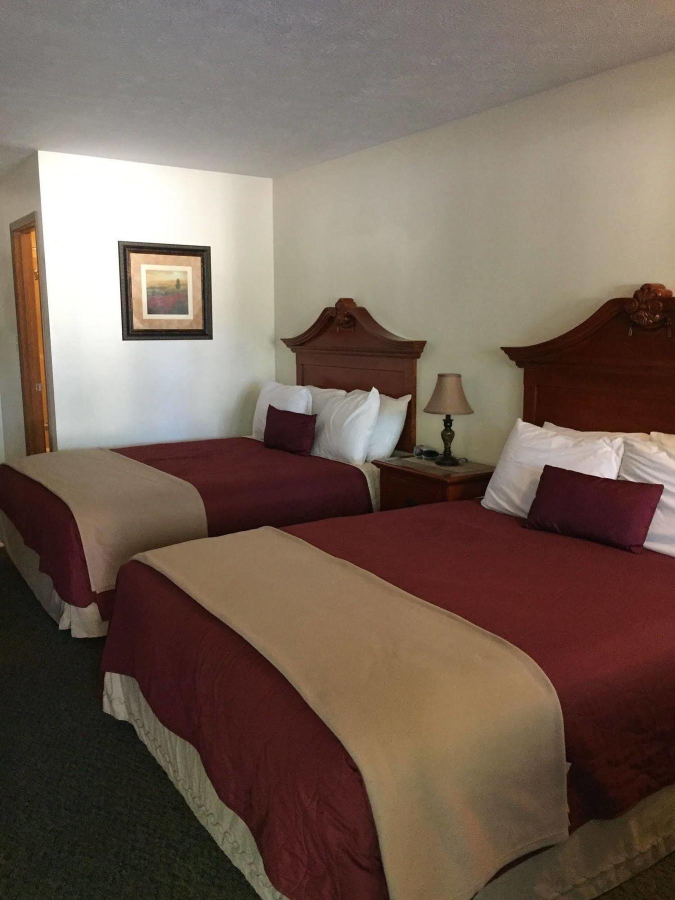 Shady Acre Inn And Suites Branson West Esterno foto