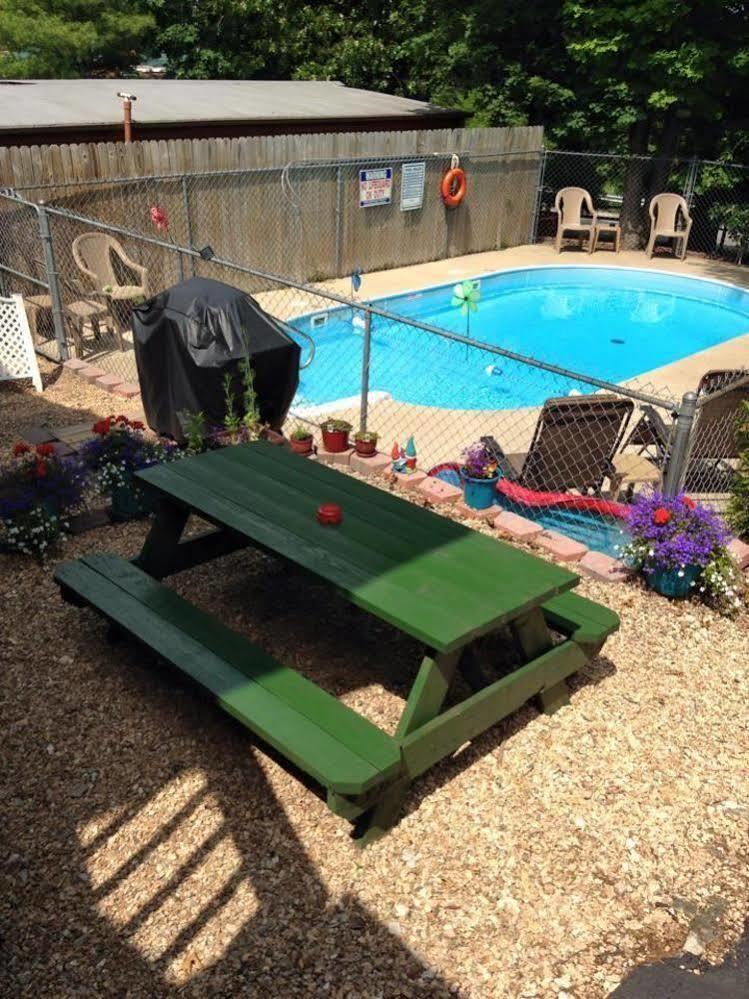 Shady Acre Inn And Suites Branson West Esterno foto